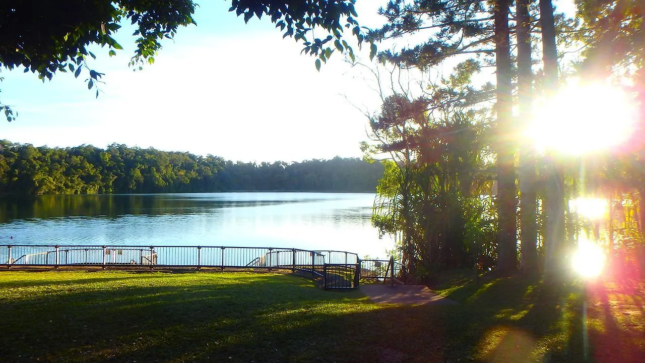 On The Wallaby Eco Lodge Yungaburra 0*,